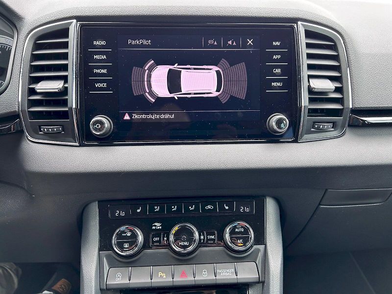 Škoda Karoq (2019) 1.5TSI 110kW Style - fotka 19 z 35