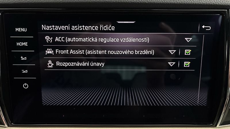 Škoda Karoq 2.0 TDI DSG Style - fotka 24 z 26