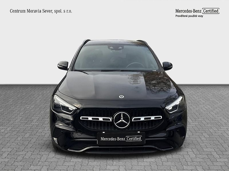 Mercedes-Benz GLA 200d 4MATIC - fotka 8 z 16