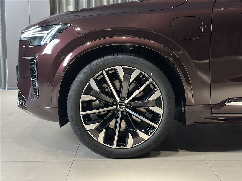 Volvo XC90 (2026) 2,0 T8  Ultra Bright - fotka 7 z 42