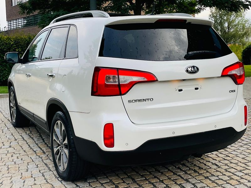 Kia Sorento 2.2D 4x4 MANUÁL KAMERA TAŽNÉ - fotka 18 z 48
