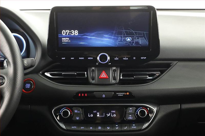 Hyundai i30 (2025) 1.5 T-GDI MHEV 48V, N-LINE - fotka 9 z 16