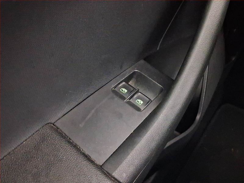 Škoda Rapid (2018) Spaceback 1.0 TSI - fotka 17 z 19