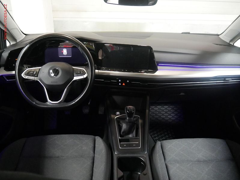 Volkswagen Golf (2020) 1.5TSi, LED, navi - fotka 7 z 15