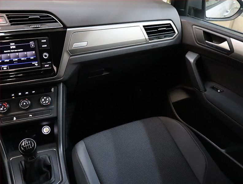Volkswagen Touran (2018) Comfortline 1.6 TDI, Tempomat - fotka 8 z 17