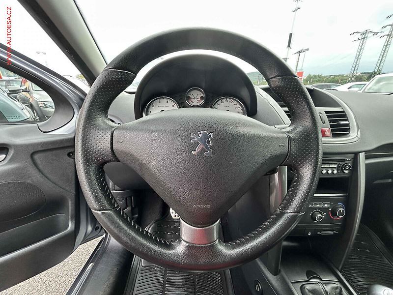 Peugeot 207 (2010) 1.4 16V, 1.maj,ČR, AC, park - fotka 12 z 15