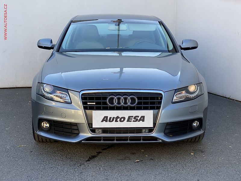 Audi A4 (2010) 2.0 TDi Quattro, Bixen, navi - fotka 2 z 20