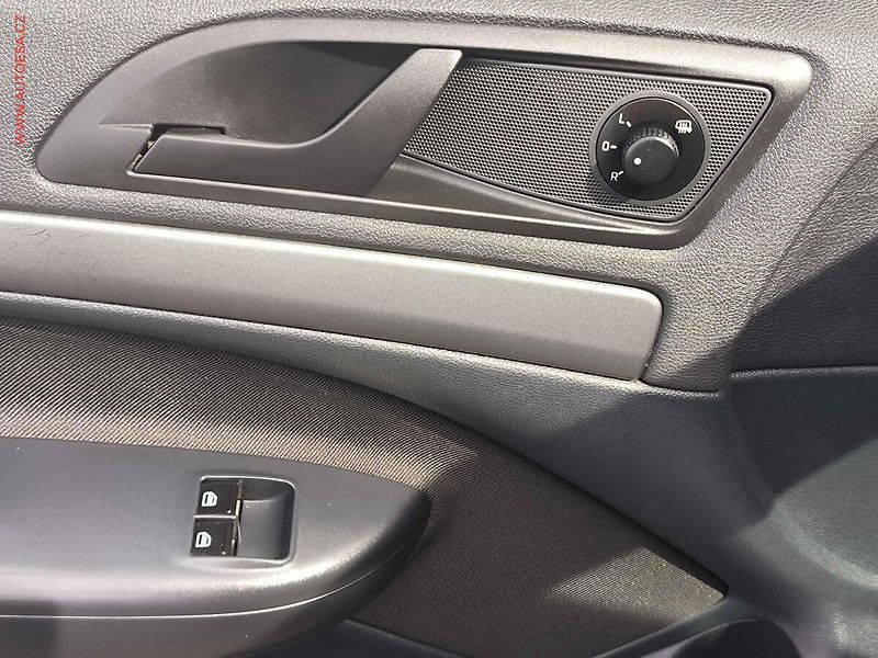Škoda Octavia (2013) 1.6.TDI, ČR, AC, park.asist - fotka 13 z 15