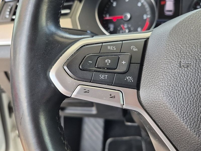Volkswagen Passat Elegance Variant 2.0 TDI 110kw - fotka 14 z 24