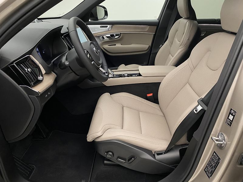 Volvo XC90 (2026) T8 AWD Plug-in DARK PLUS 7m - fotka 3 z 78
