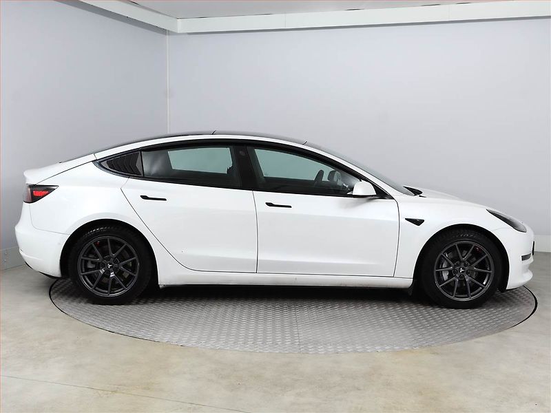 Tesla Model 3 (2020) Long Range 4WD 74kWh, SoH 90% - fotka 6 z 22