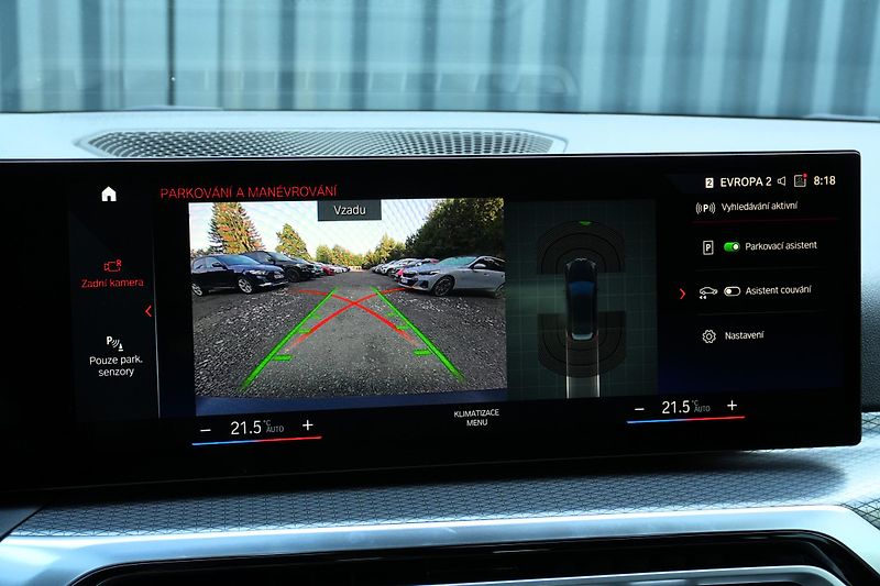 BMW Řada 3 330d xDrive, Tažné, Kamera - fotka 24 z 37
