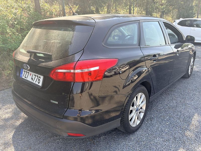 Ford Focus 1.0 EcoBoost   - fotka 4 z 29