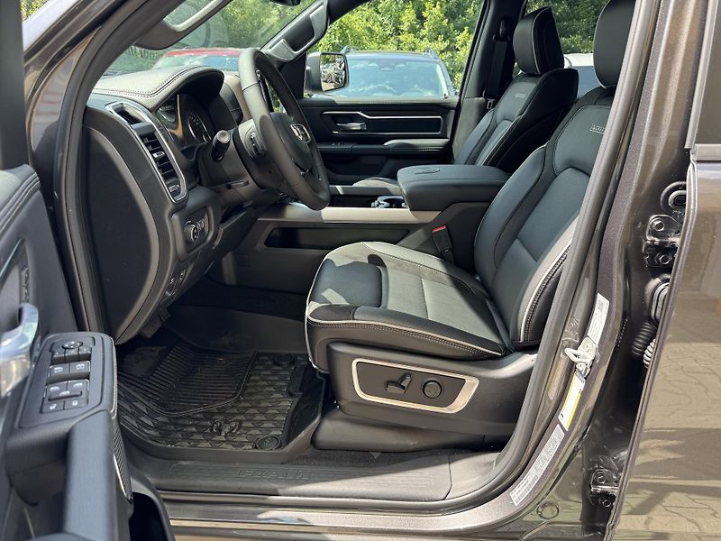 RAM 1500 5,7 HEMI Laramie Rambox - fotka 9 z 60