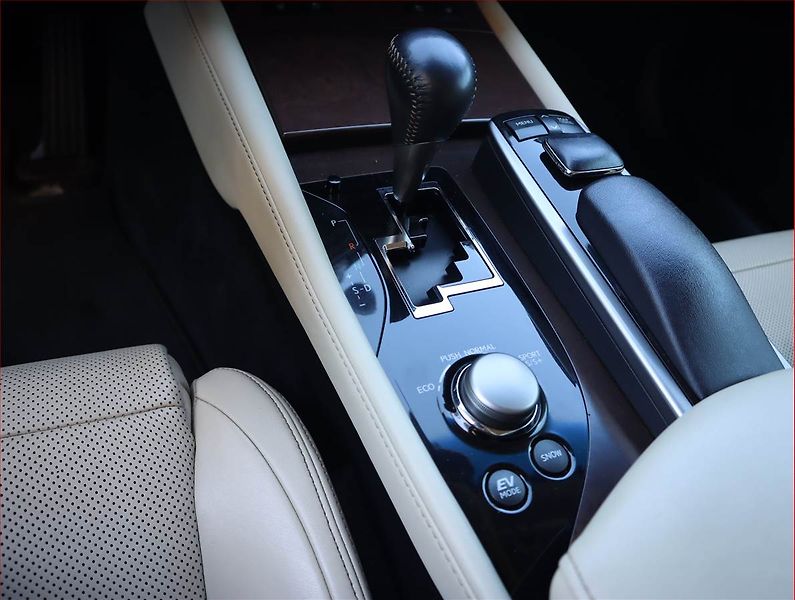 Lexus GS 450h (2012) 450 h, Automat, Serv.kniha - fotka 16 z 23