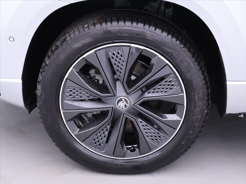 Škoda Karoq 2,0 TDI Sportline 4x4 DSG 1.ma - fotka 40 z 47