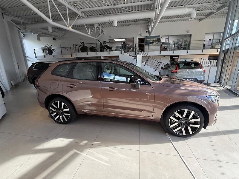 Volvo XC60 (2026) T6 AWD XLR ULTRA DARK Execut. - fotka 14 z 21