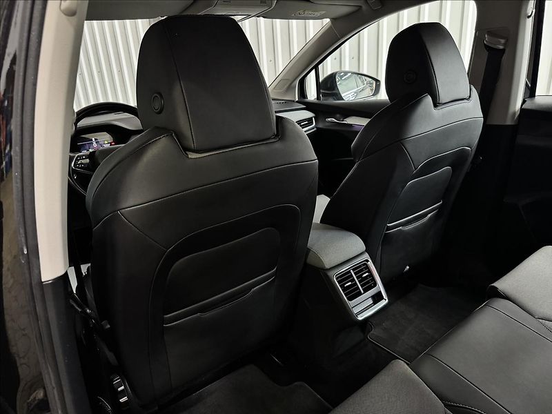 Škoda Enyaq IV80 150kW TAŽNÉ SOH 88% - fotka 33 z 43