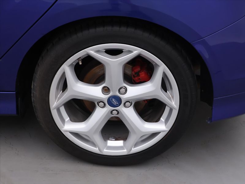 Ford Focus 2,0 EB 184kW ST Aut.klima - fotka 27 z 34