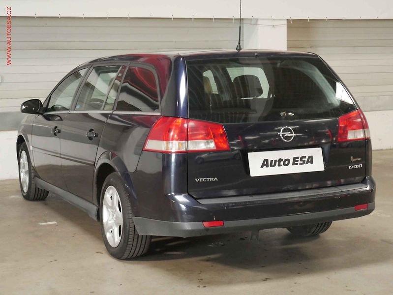 Opel Vectra (2006) 1.9 CDTi, ČR, AC, temp, STK7 - fotka 4 z 17