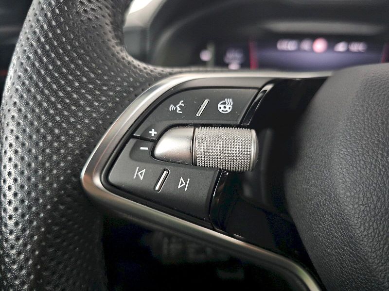 Škoda Kamiq (2025) 1.5TSI 110kW DSG MONTE CARLO T - fotka 11 z 33