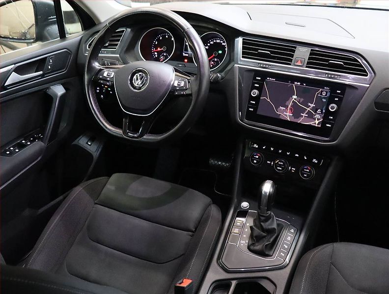 Volkswagen Tiguan (2020) R-Line 1.5 TSI - fotka 7 z 23