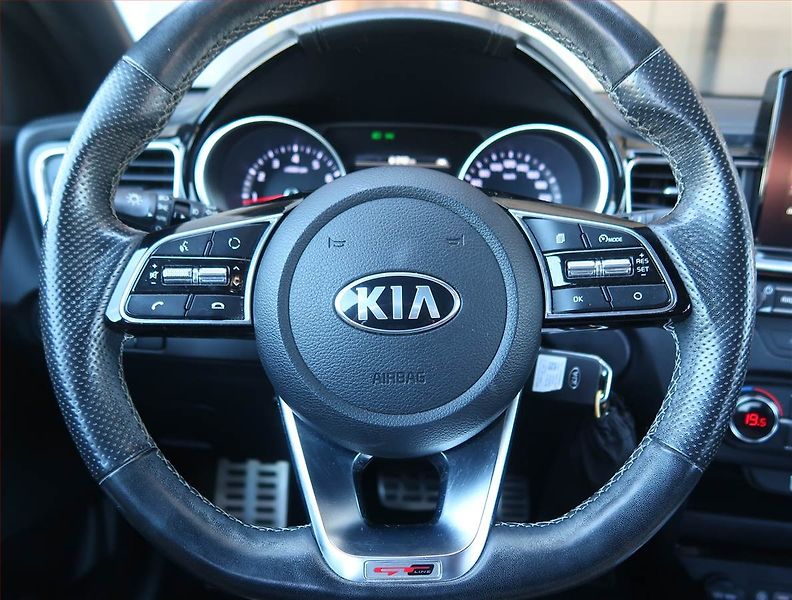 Kia Ceed (2019) GT Line 1.4 T-GDI, Automat - fotka 16 z 19