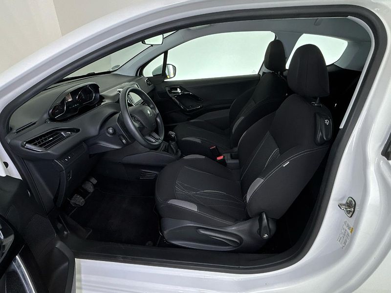 Peugeot 208 Hatchback 208 - fotka 7 z 25