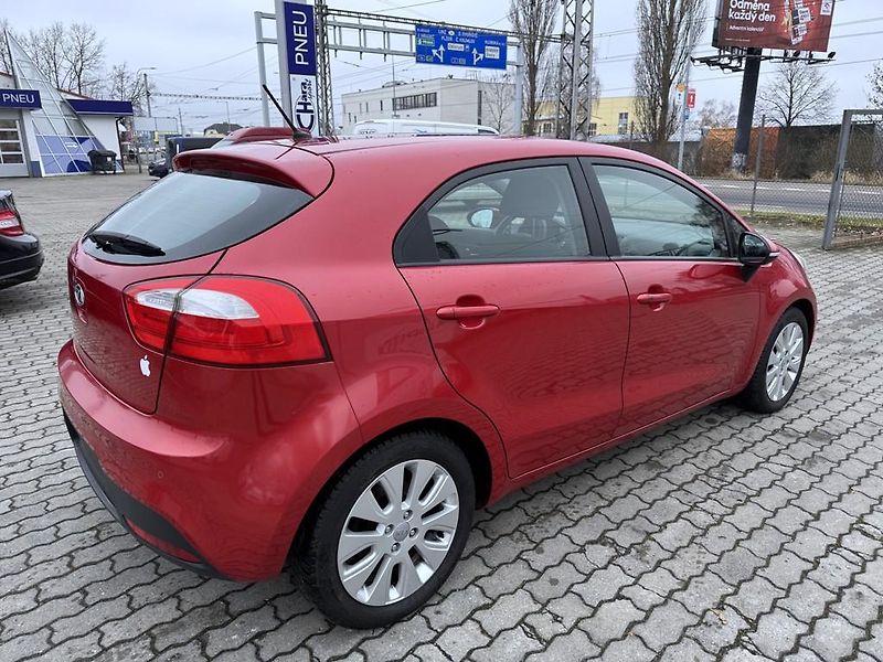 Kia Rio 1.4i 80 kW digi. klima - fotka 5 z 17