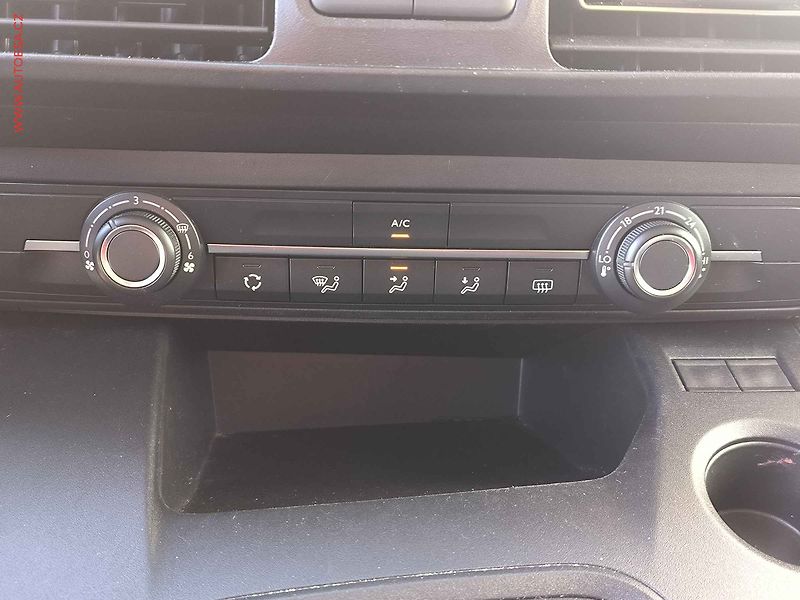 Toyota ProAce City Verso (2022) 1.5D-4D, ČR - fotka 13 z 19