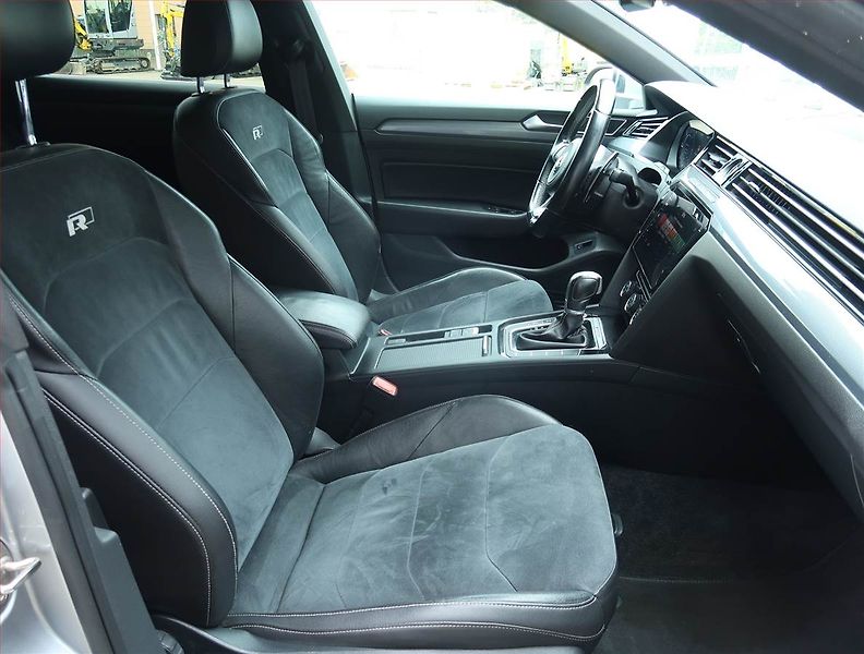 Volkswagen Arteon (2017) R-line 2.0 BiTDI 4Motion, 4X4 - fotka 9 z 26