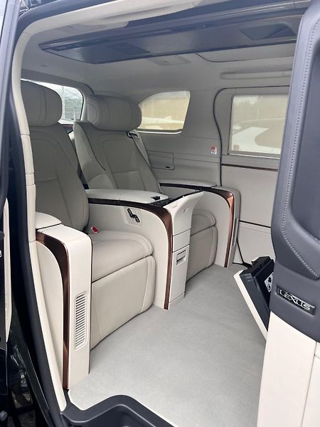 (2025) VIP 4 seats EXECUTIVE | MAX - fotka 10 z 12