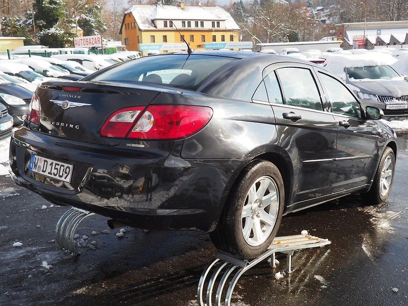 Chrysler Sebring (2009) 2.0 CRD 103kW - fotka 4 z 32