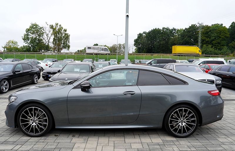Mercedes-Benz Třídy E E 450 AMG 4Matic+, 370PS - fotka 3 z 43