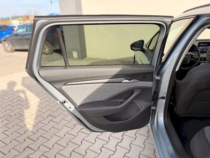 Škoda Superb (2024) COMBI SELEC TD 110/2.0 A7F - fotka 13 z 35