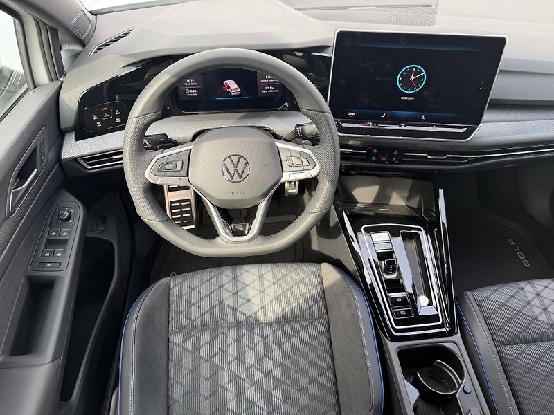 Volkswagen Golf (2026) R-Line People 7DSG mHEV 1,5eTS - fotka 6 z 26