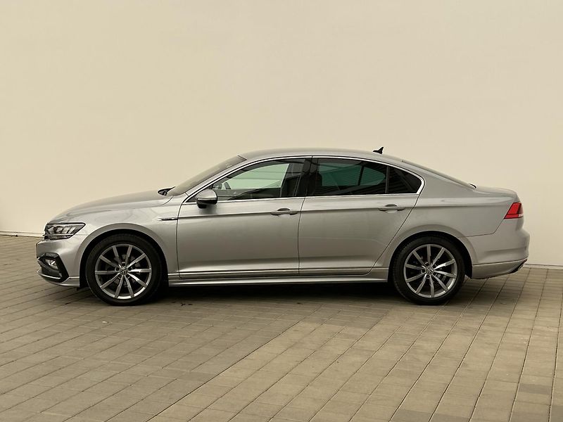 Volkswagen Passat 2.0 TDI 4x4 R-Line - fotka 3 z 31