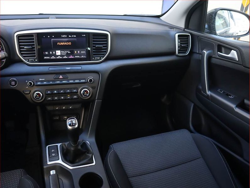 Kia Sportage (2021) Gold 1.6 T-GDI - fotka 8 z 22
