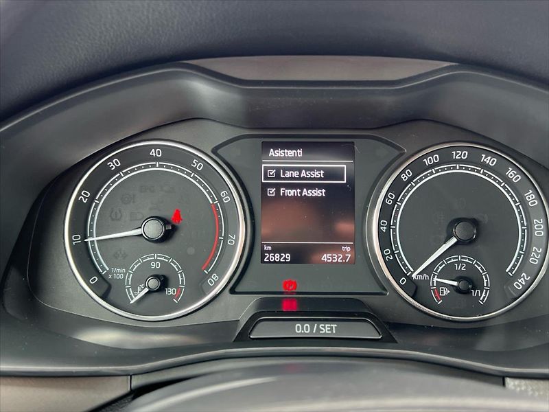 Škoda Kamiq 1,0 TSi 81kW STYLE PLUS - fotka 16 z 25