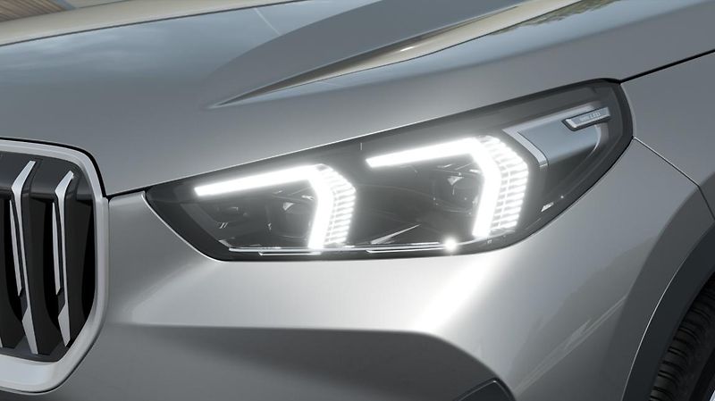 BMW X1 sDrive18d - fotka 7 z 14