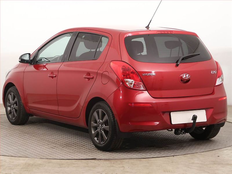 Hyundai i20 (2014) 1.2, Serv.kniha, Tempomat - fotka 4 z 14
