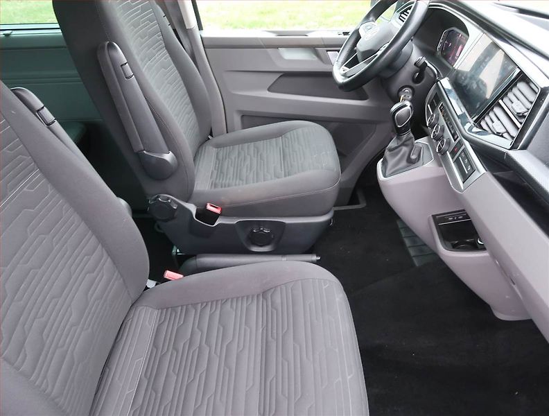 Volkswagen Caravelle (2021) Comfortline 2.0 TDI, ČR - fotka 9 z 15