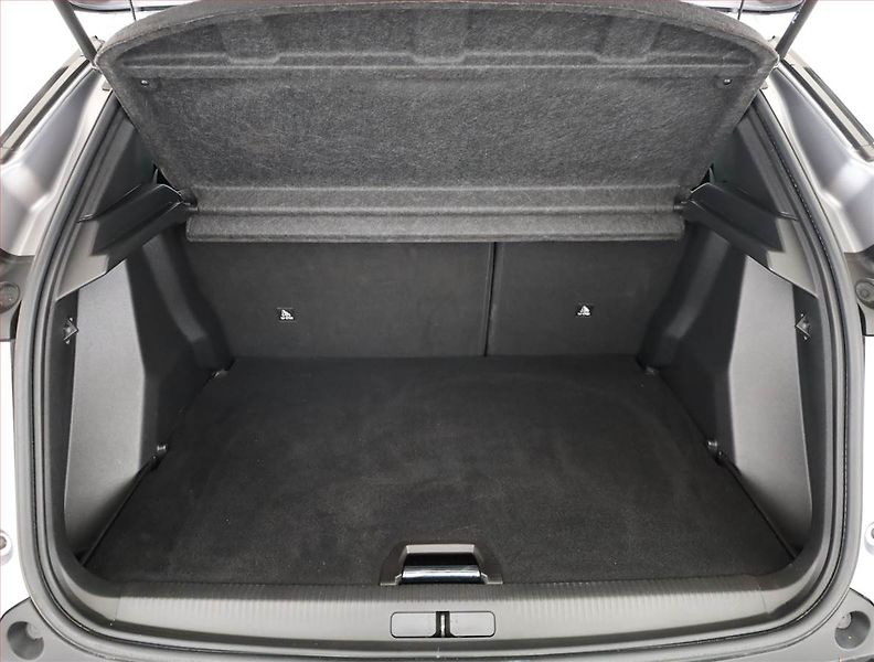 Peugeot 2008 (2021) 1.2 PureTech, Serv.kniha, Kůže - fotka 18 z 19