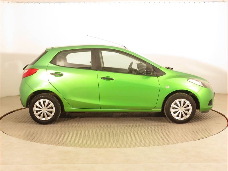 Mazda 2 (2008) 1.4 i, nová STK - fotka 6 z 13