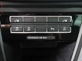 Volkswagen Sharan (2015) 2.0 TDi, Highline, bixen - náhled 16