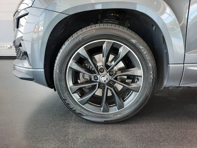 Škoda Karoq (2023) Sportline 2.0 TDI 4x4 (110kW/1 - fotka 27 z 30