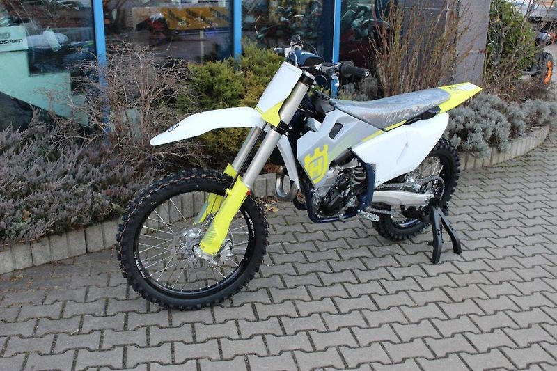 Husqvarna FC 350 (2024) 2024 NYNÍ AKCE SKLADEM - fotka 7 z 7