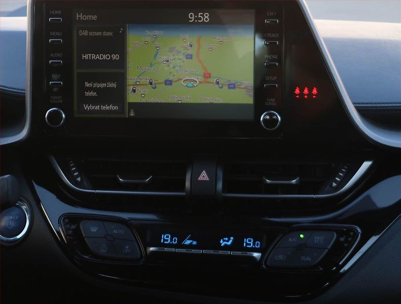 Toyota C-HR (2022) Business 1.8 Hybrid, digi klim - fotka 12 z 22