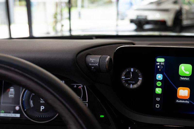 Lexus ES 300 H/MarkLevinson/360/Vyhřívaná/V - fotka 18 z 28