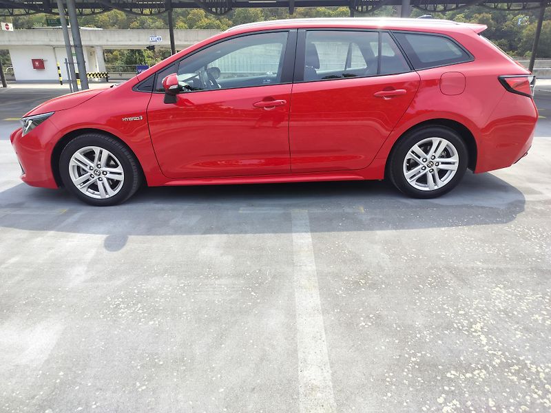 Toyota Corolla 1.8 hybrid business, navigace - fotka 4 z 26